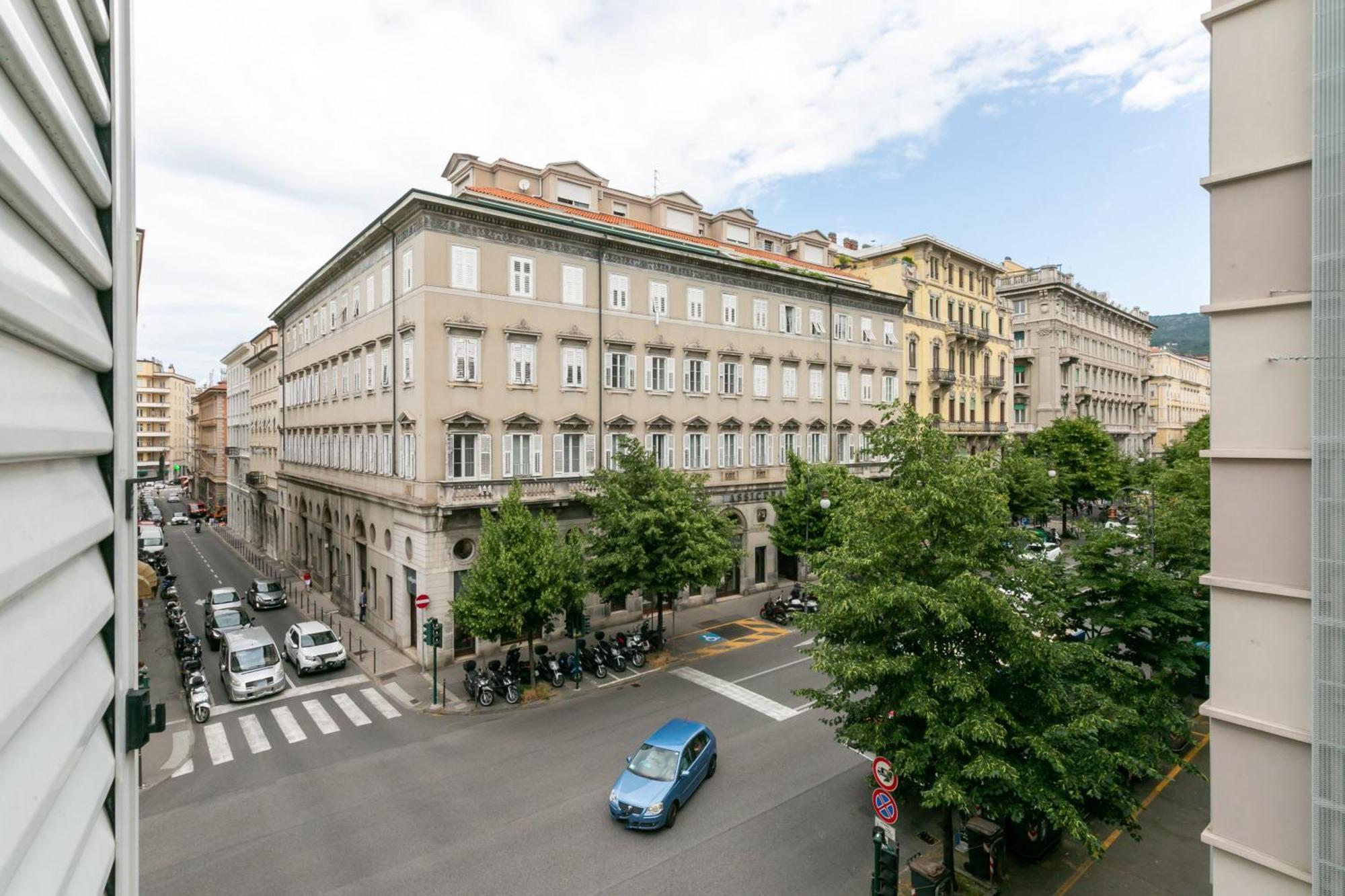 Botique Apartment • Trieste City Center Wifi Экстерьер фото